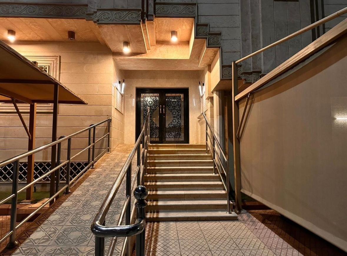 فاخر بغرفتي نوم قريب المسجد النبوي 305 دخّول ذاتي Self Check In Apartment *